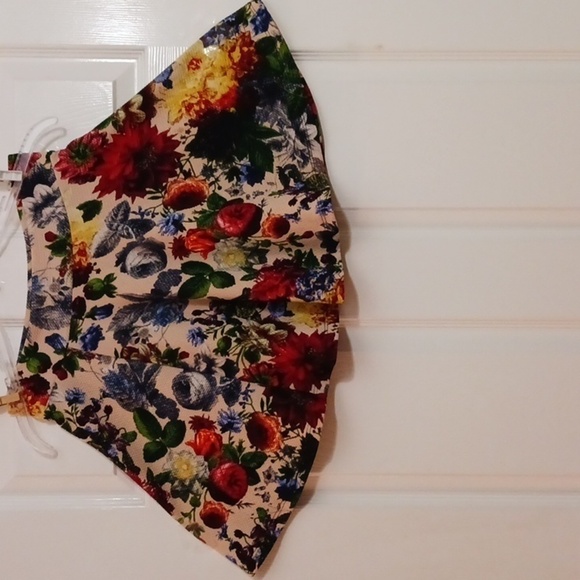 i JOAH Sugar + Lips Skirt Foral SZ.MEDIUM - Picture 7 of 9